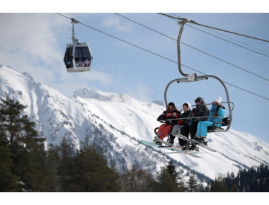 Миллионного посетителя канатных дорог курорта «Архыз» наградили сезонным ски-пассом