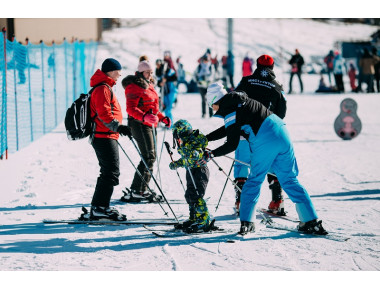 АО «КСК» поставит на горные лыжи 700 школьников в рамках проекта «Лыжи зовут!»