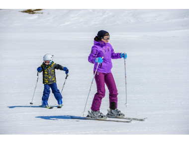 АО «КСК» поставит на горные лыжи 700 школьников в рамках проекта «Лыжи зовут!»