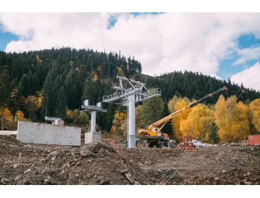 The construction of section 1 of the ropeway on the North oriented slope in Arkhyz ATRC being completed