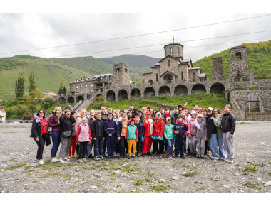 Кавказ.РФ организовал для детей из ДНР экскурсию по Северной Осетии
