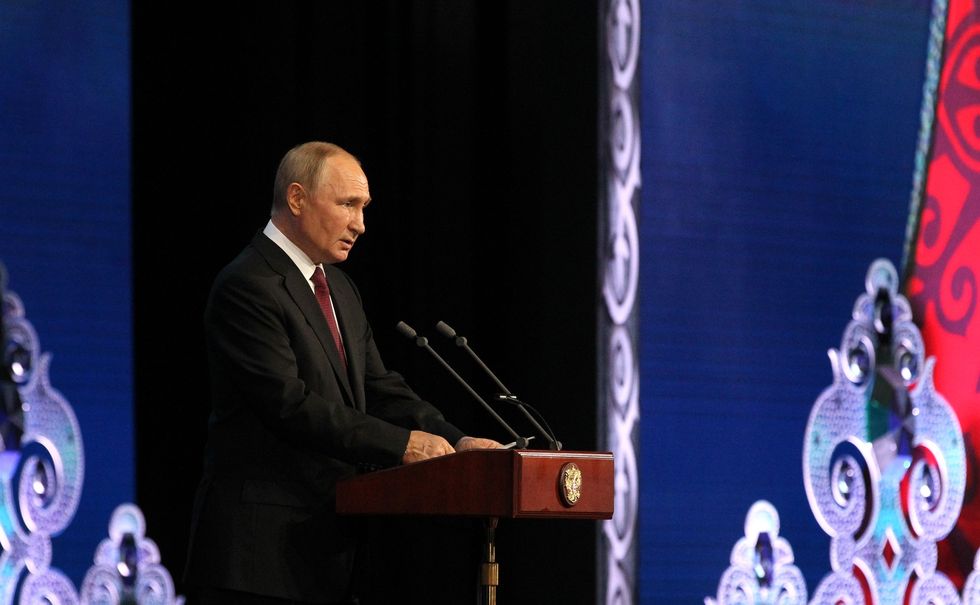 Владимир Путин: надо и дальше создавать в кавказских республиках самую современную туристическую инфраструктуру