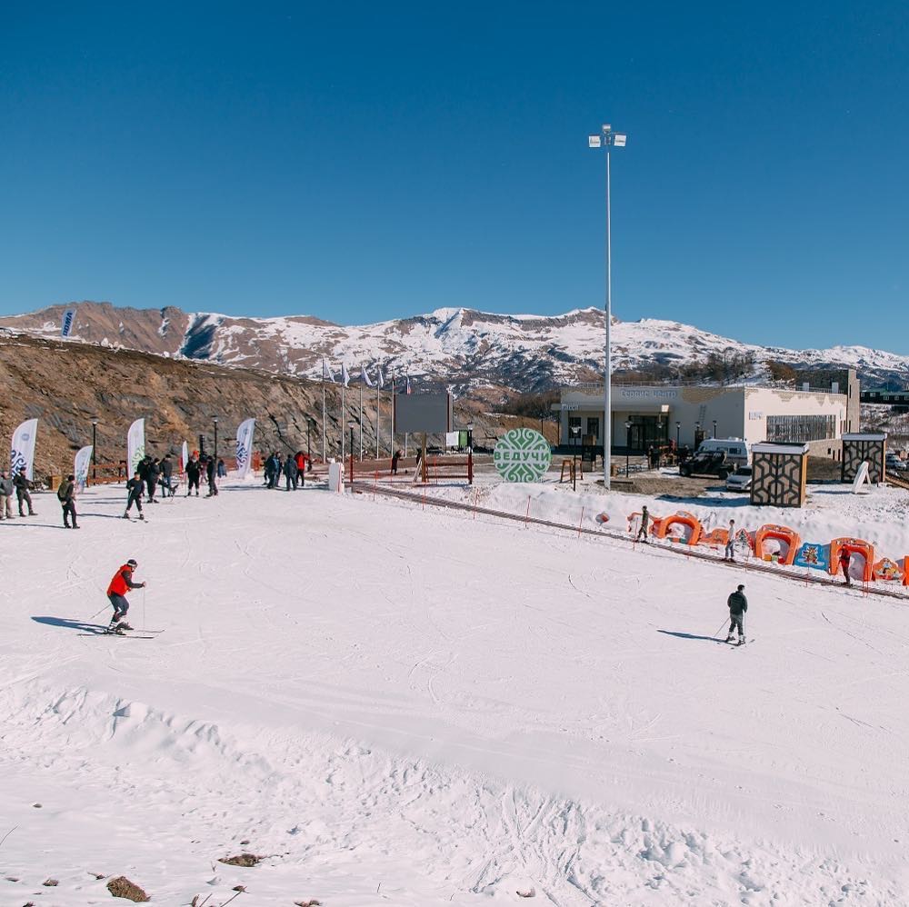 Курорт «Ведучи» открыл горнолыжный сезон 