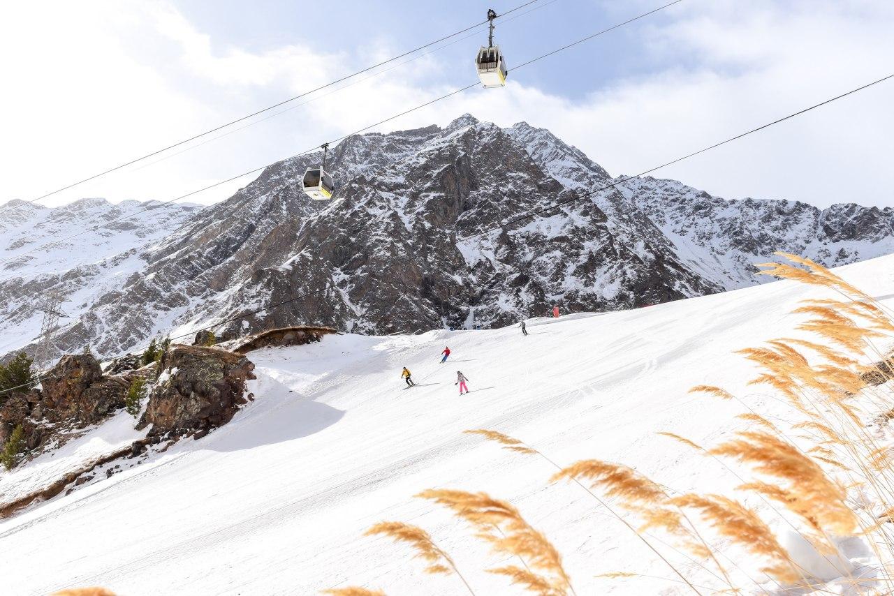 ТАСС: Строительство новой «красной» горнолыжной трассы начинается на Эльбрусе